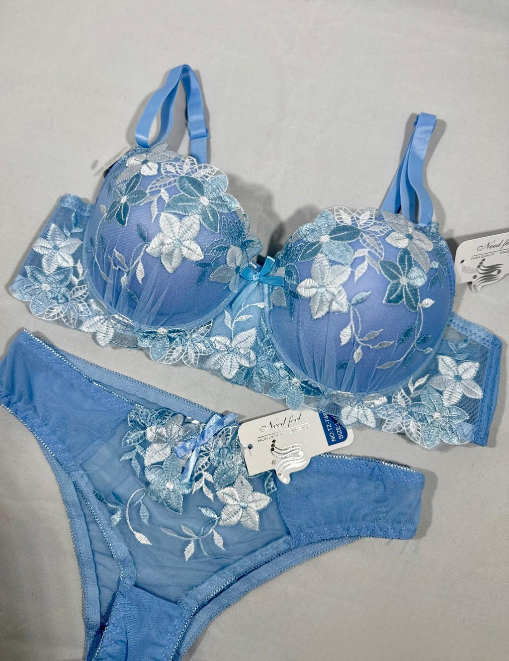 Conjunto Armado Con Push Up y Encaje